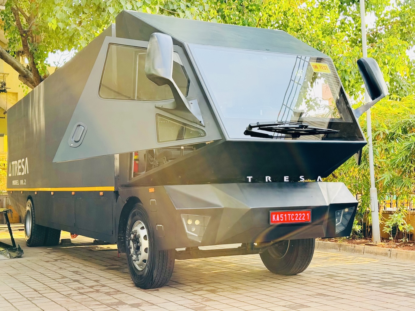 Model V0.2 with open side panels